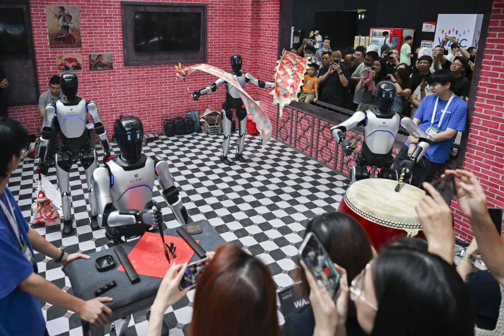 “人工智能+消費(fèi)”激活新藍(lán)海 “人工智能+消費(fèi)”激活新藍(lán)海